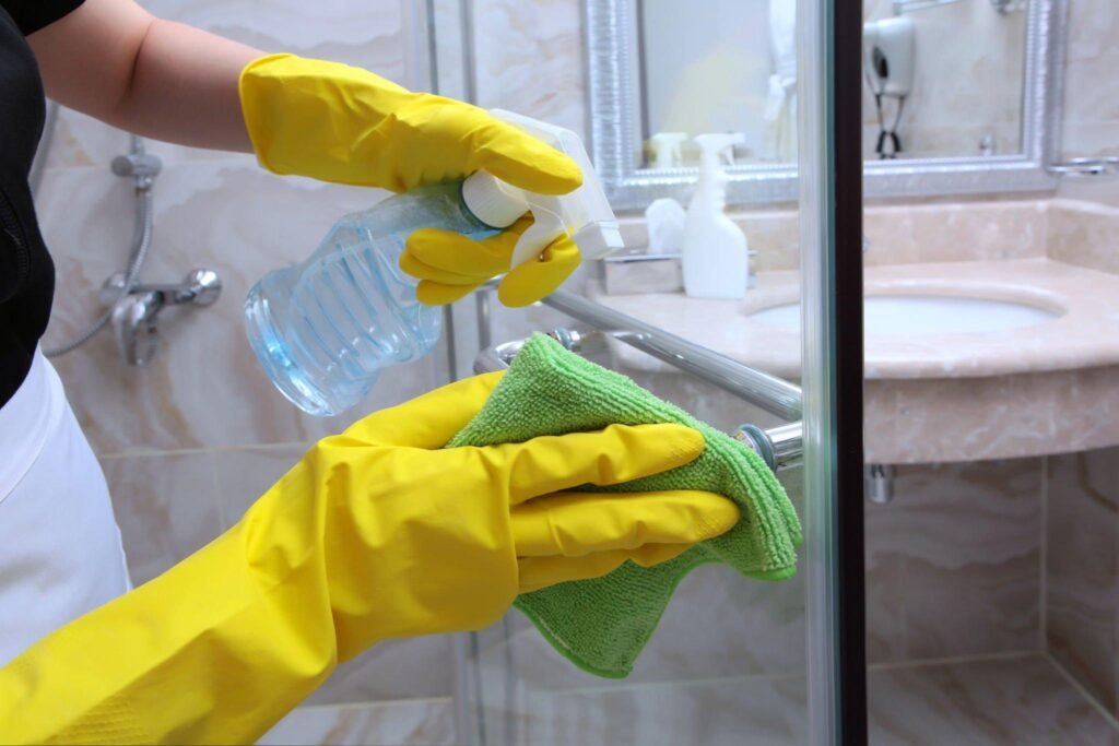 How to Clean Glass Shower Doors with Hard Water Stains 2 1024x683 1